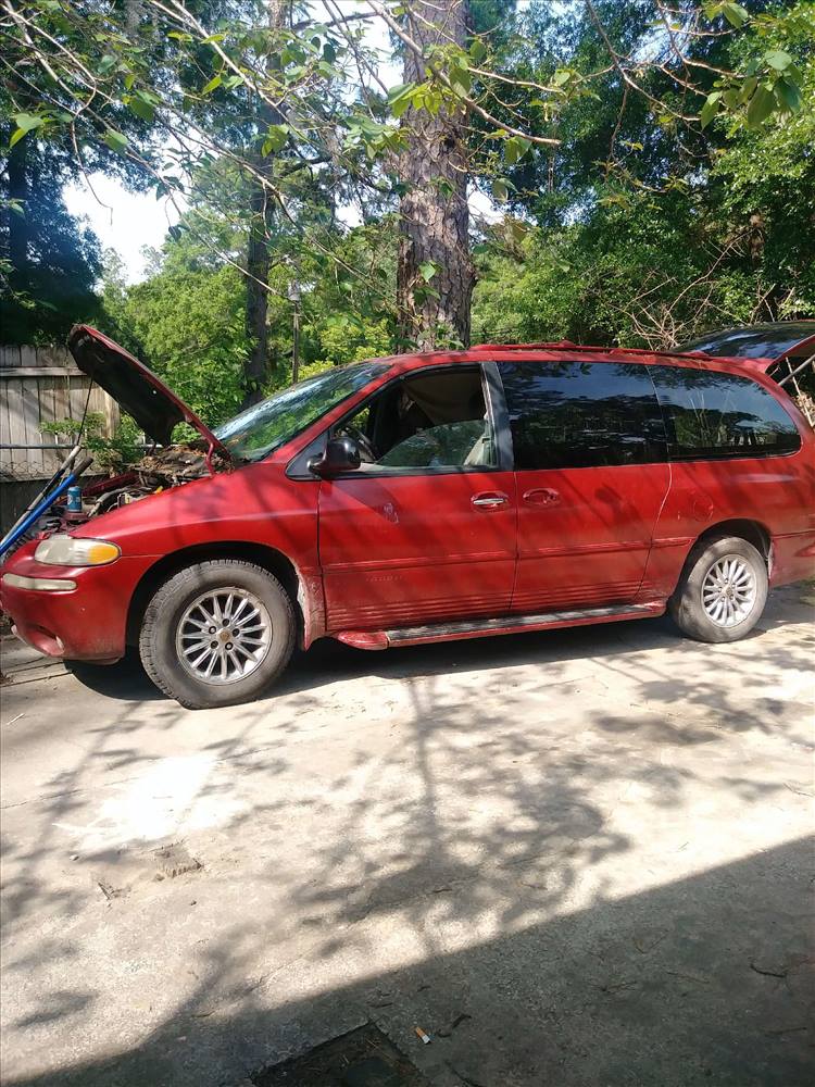 1999 Chrysler Town & Country