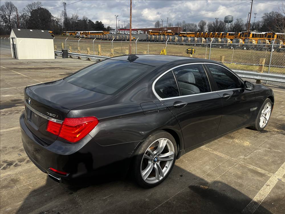 2012 BMW 750