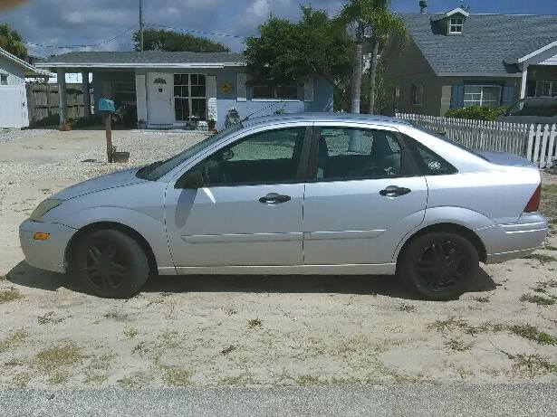 2004 Ford Focus Sedan (4 doors)