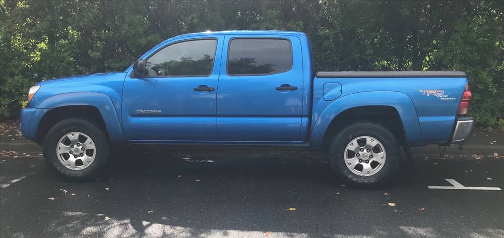 2006 Toyota Tacoma Crew Cab (4 doors)