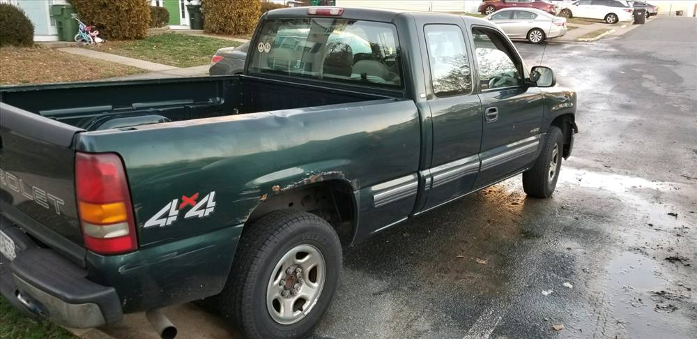 2002 Chevrolet Silverado Extended Cab (4 doors)