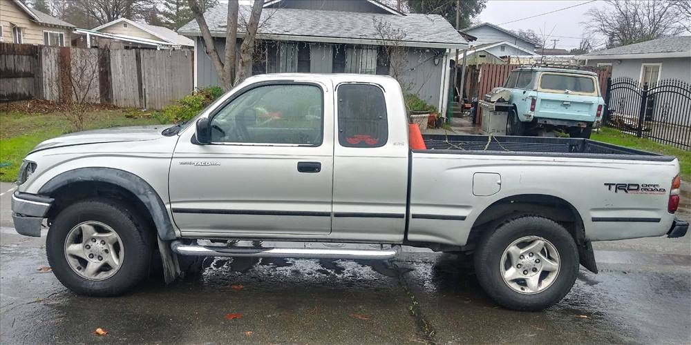 2001 Toyota Tacoma Extended Cab (2 doors)