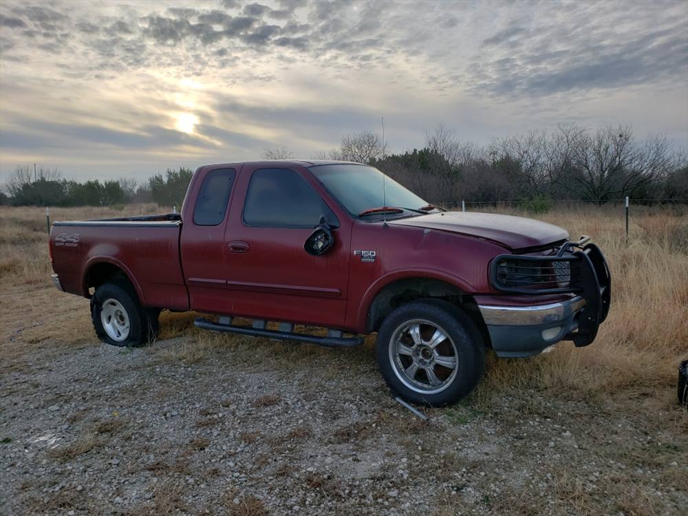 1999 Ford F150 Extended Cab (4 doors)