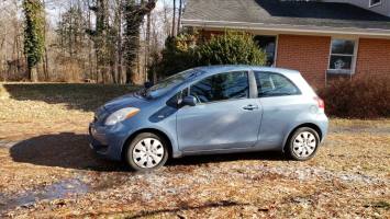 2010 Toyota Yaris Hatchback (2 doors)