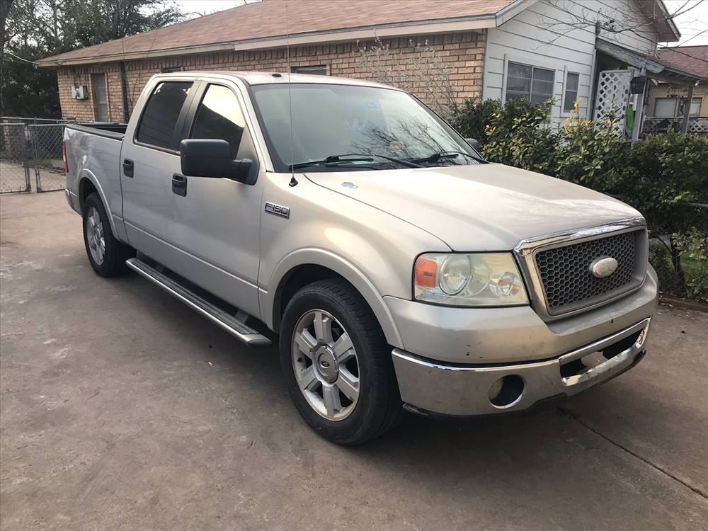 2006 Ford F150 Crew Cab (4 doors)