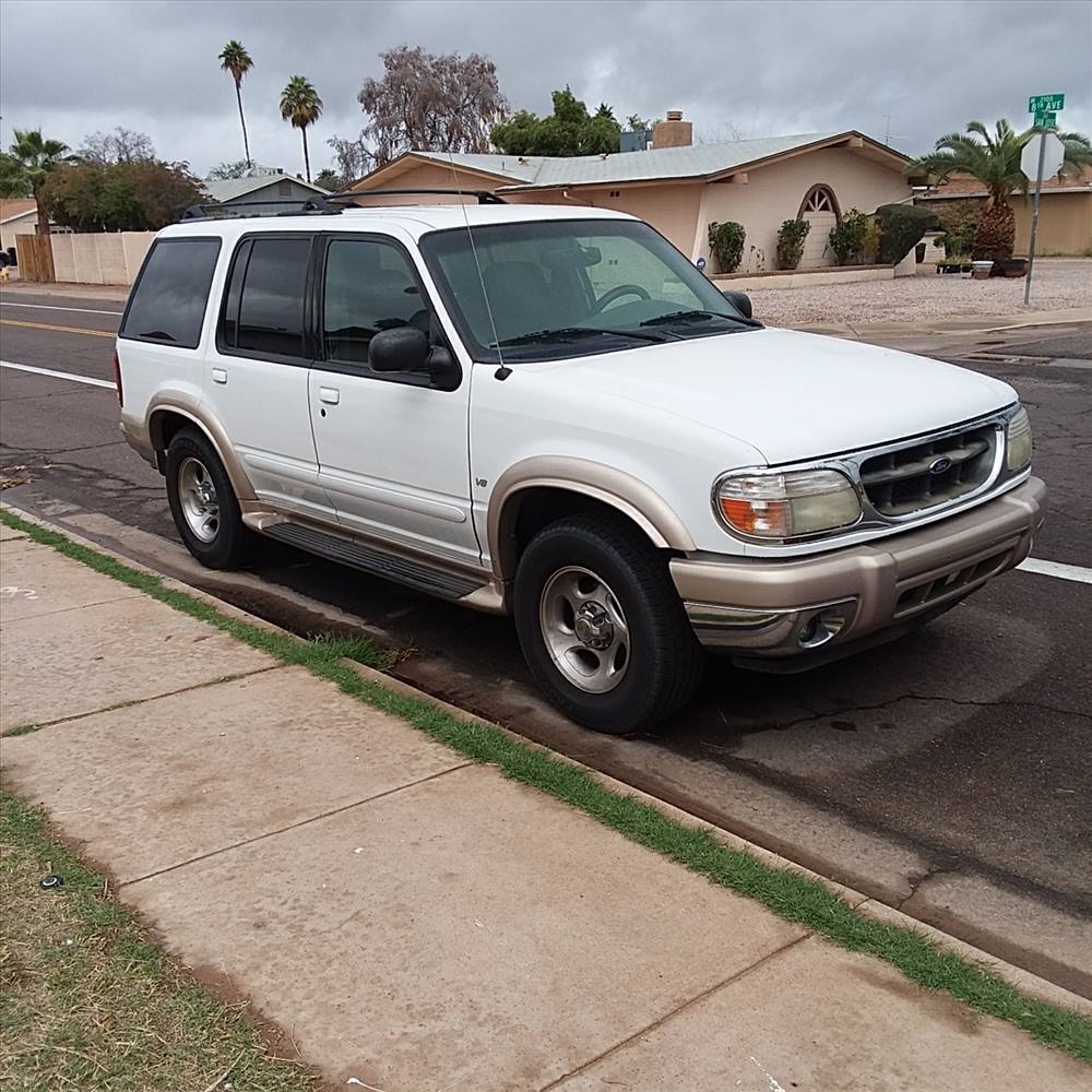 2000 Ford Explorer