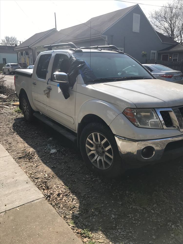 2011 Nissan Frontier Crew Cab (4 doors)