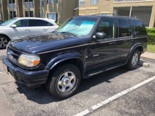 2000 Ford Explorer