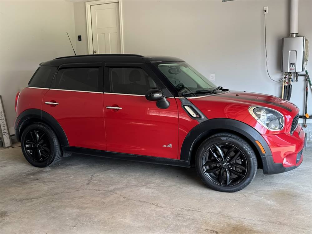 2014 Mini Cooper Wagon (4 doors)