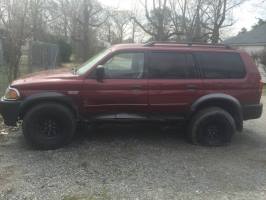 2003 Mitsubishi Montero