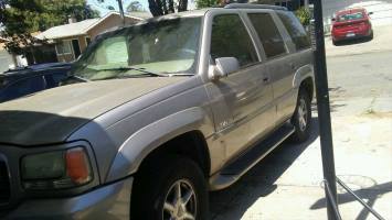 2000 Cadillac Escalade