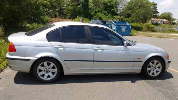 2001 BMW 325 Sedan