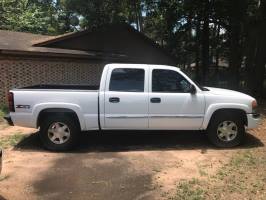 2006 GMC New Sierra Crew Cab (4 doors)