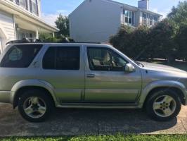 2001 Infiniti QX4